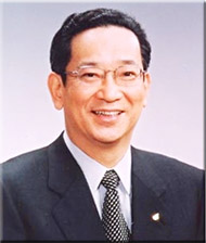 手嶋 氏